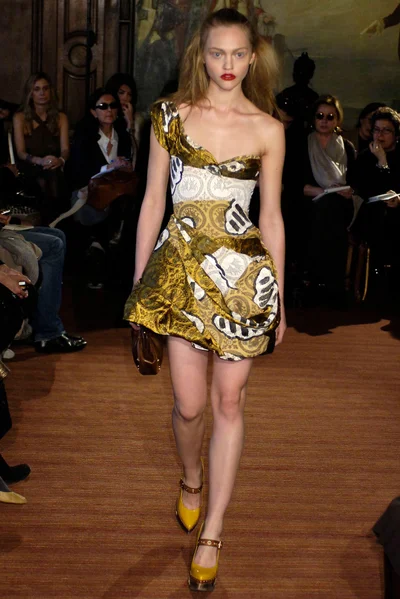 Look 37